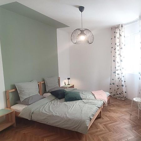 וארנה Apartment Balabanov מראה חיצוני תמונה